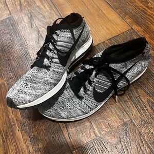 Men Nike Zoom Flyknit Streak Sneakers